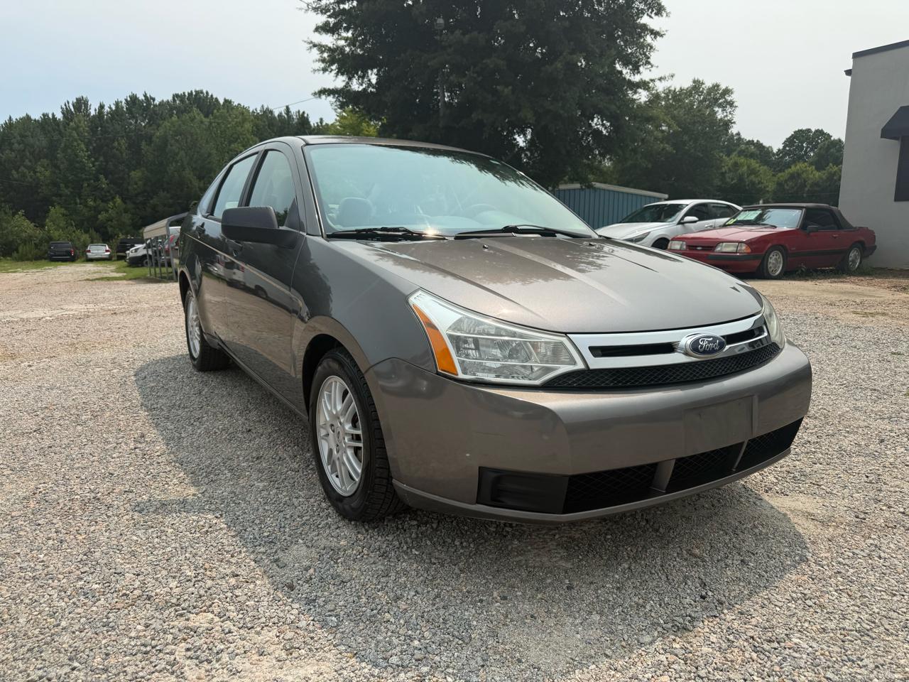 Ford Focus 4dr Sdn SE 2011