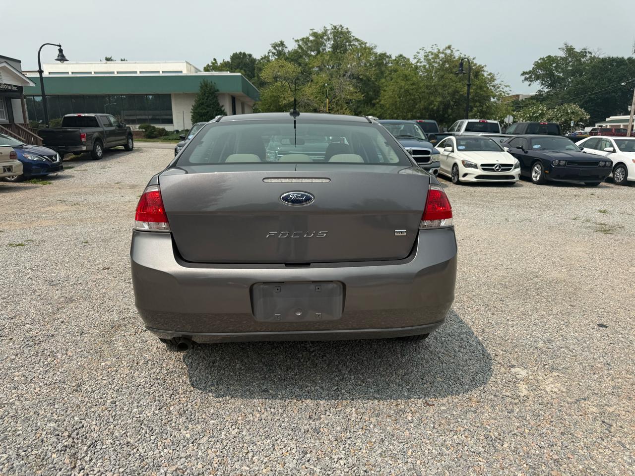 Ford Focus 4dr Sdn SE 2011