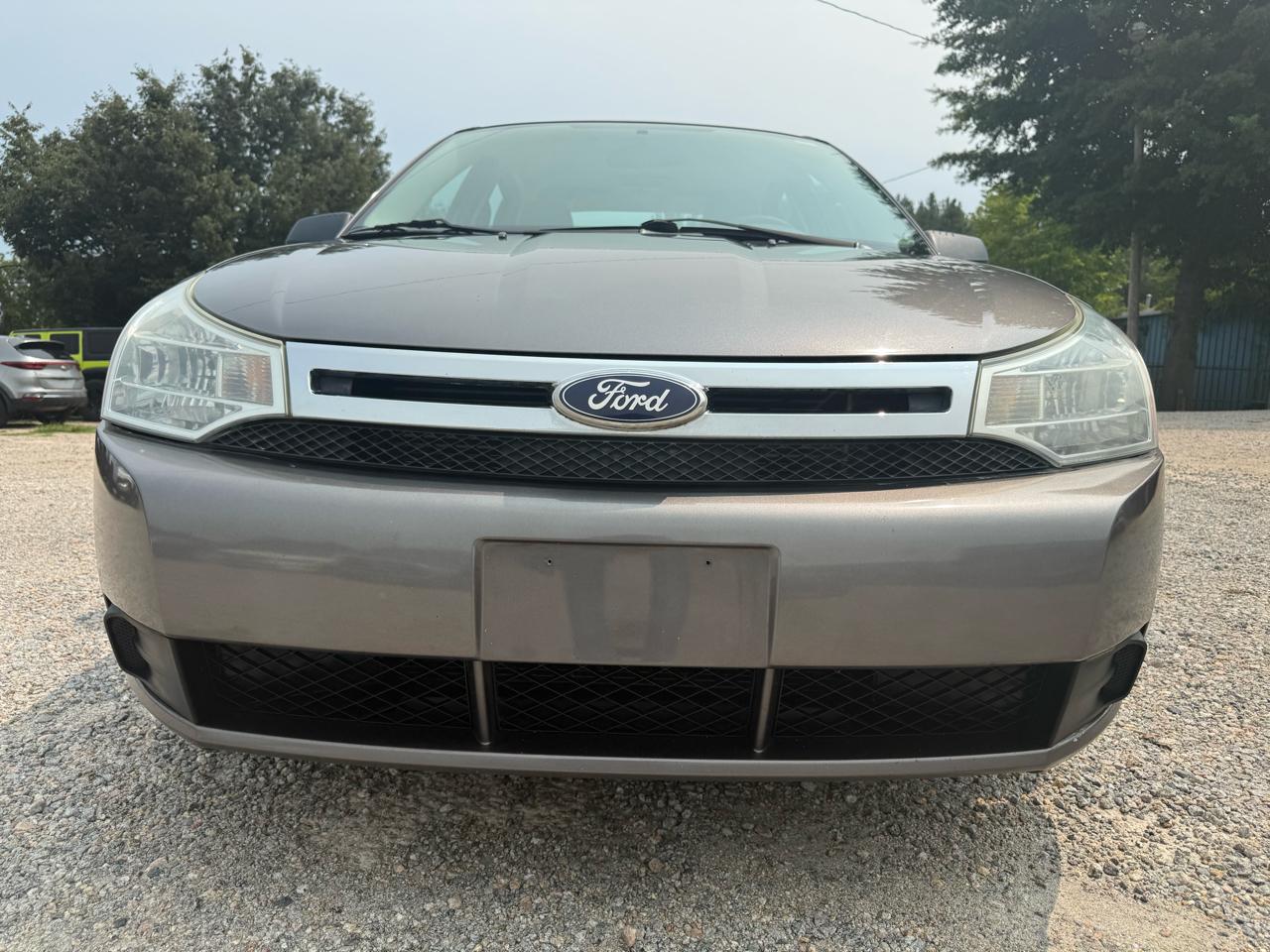 Ford Focus 4dr Sdn SE 2011