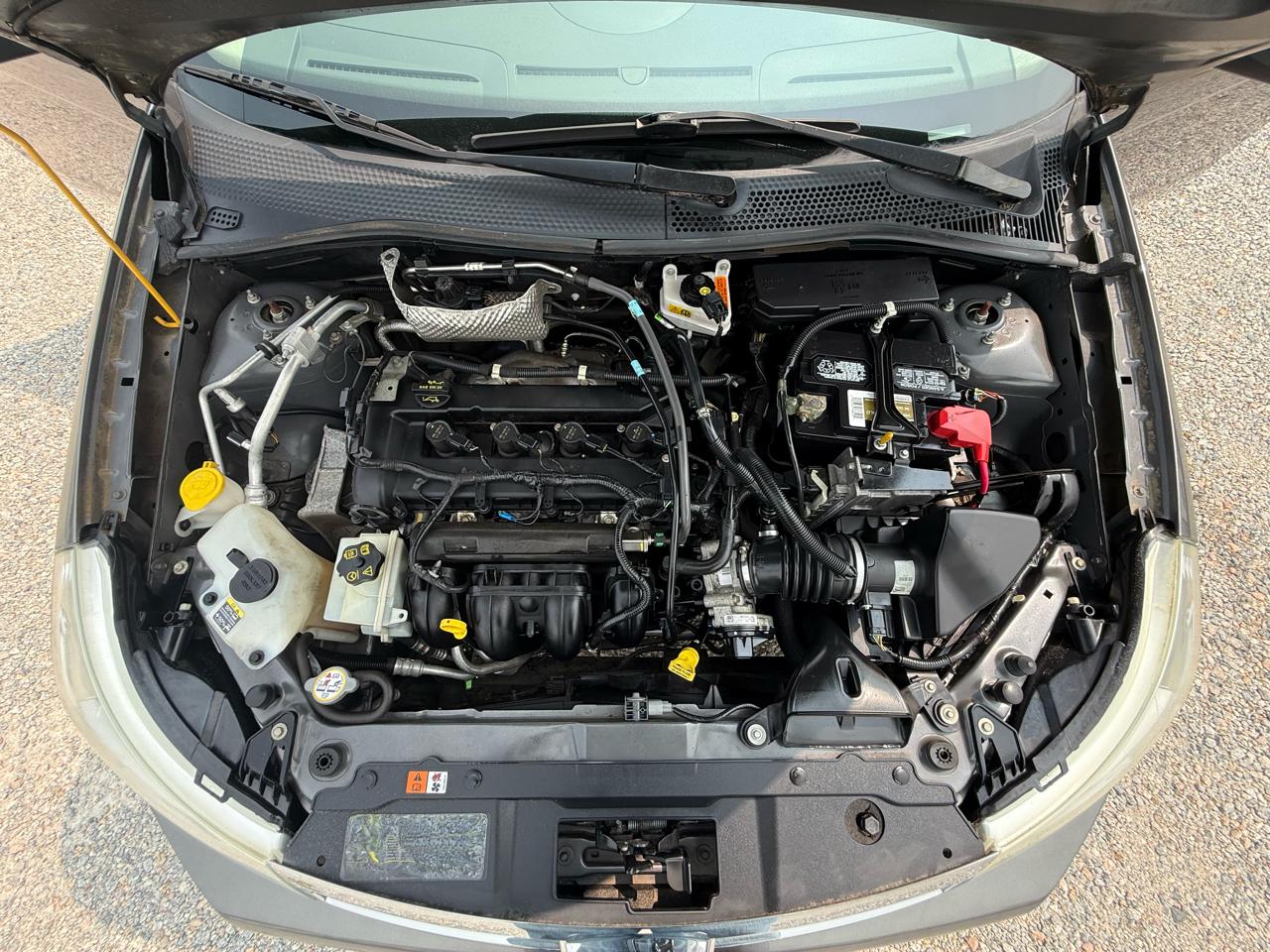 Ford Focus 4dr Sdn SE 2011