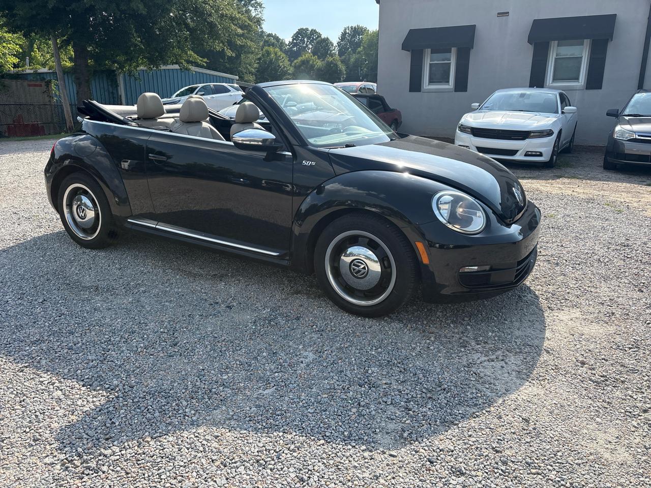 Volkswagen Beetle Convertible 2dr Auto 2.5L PZEV 2013