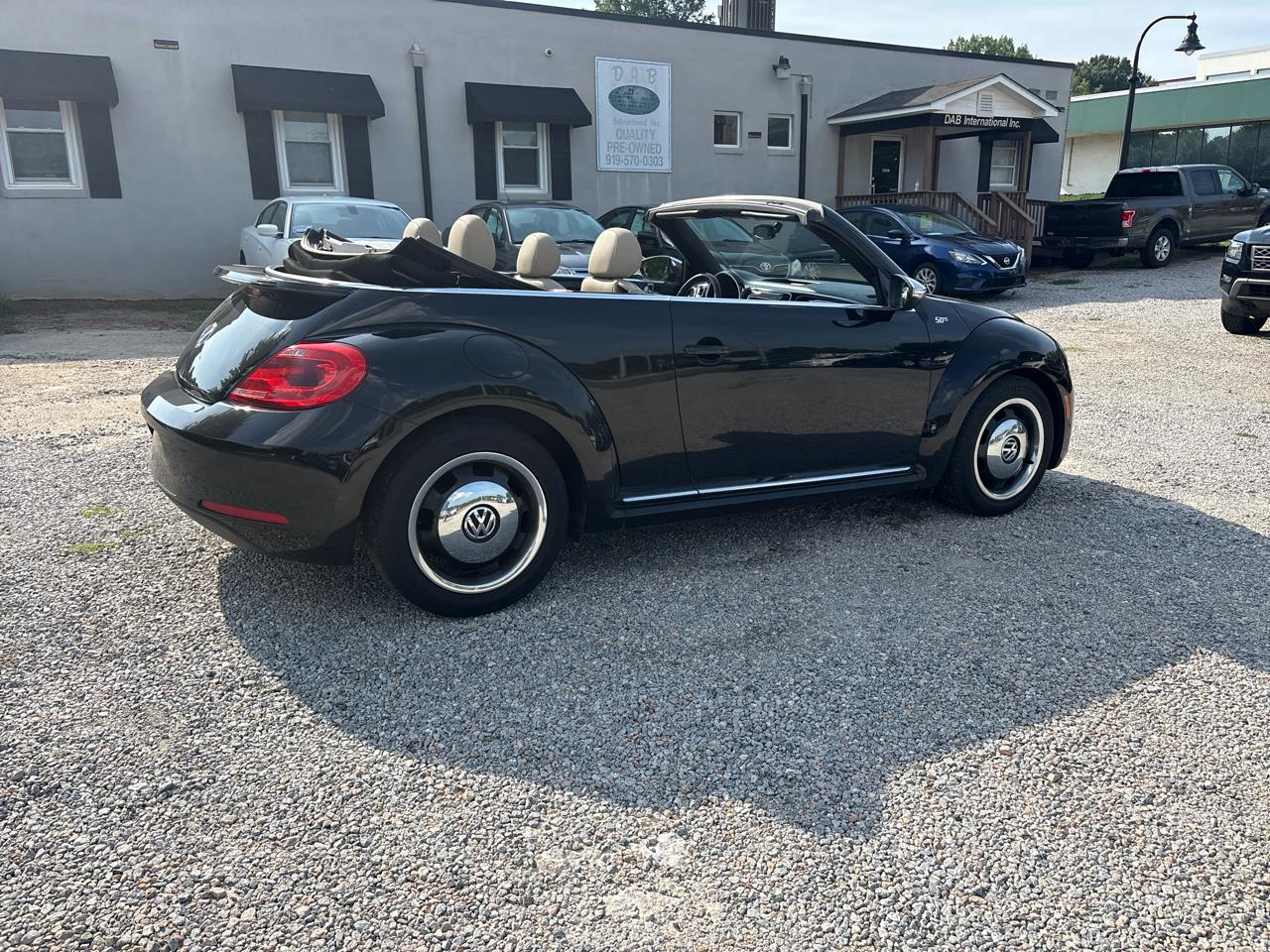 Volkswagen Beetle Convertible 2dr Auto 2.5L PZEV 2013
