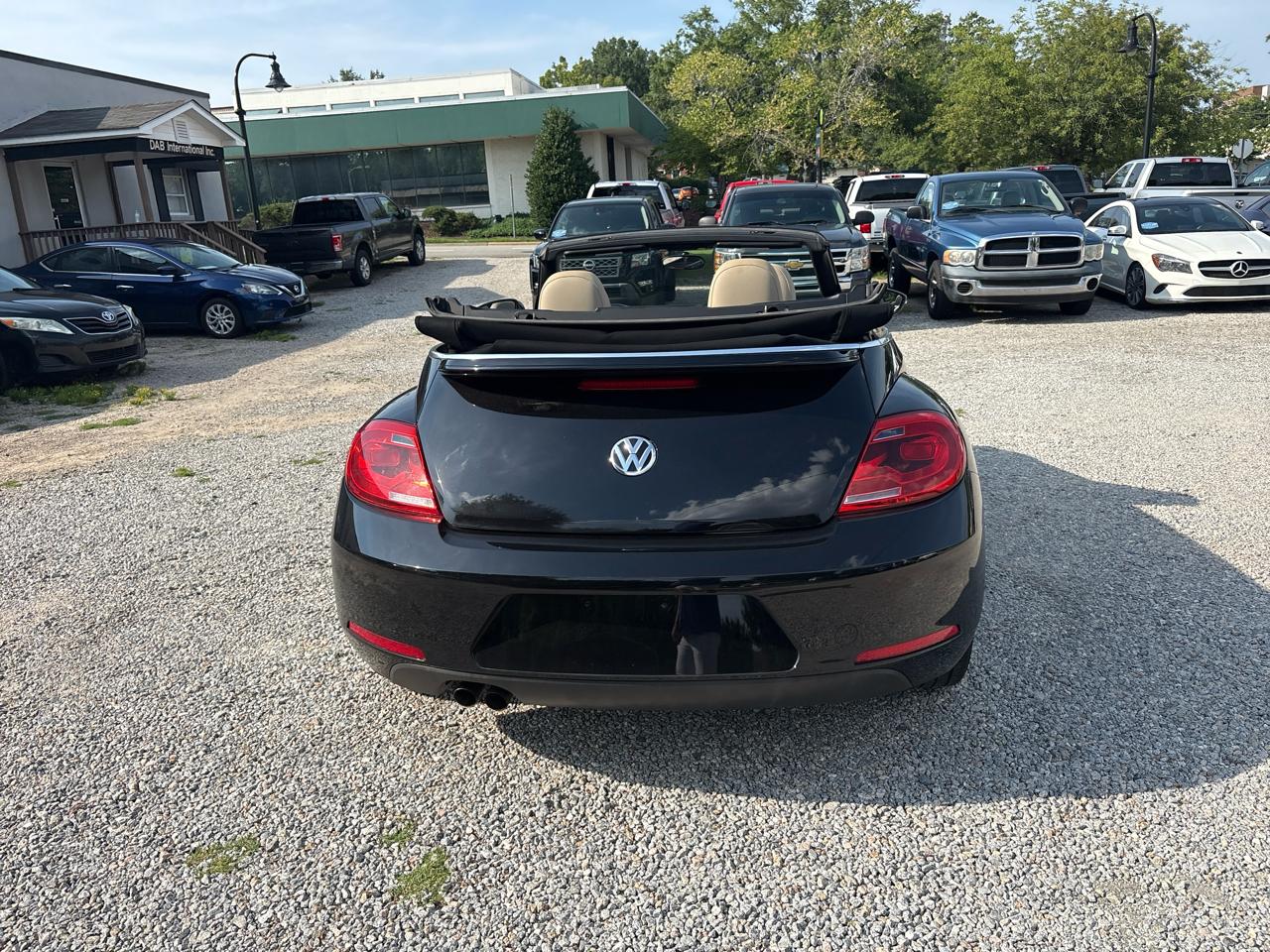 Volkswagen Beetle Convertible 2dr Auto 2.5L PZEV 2013