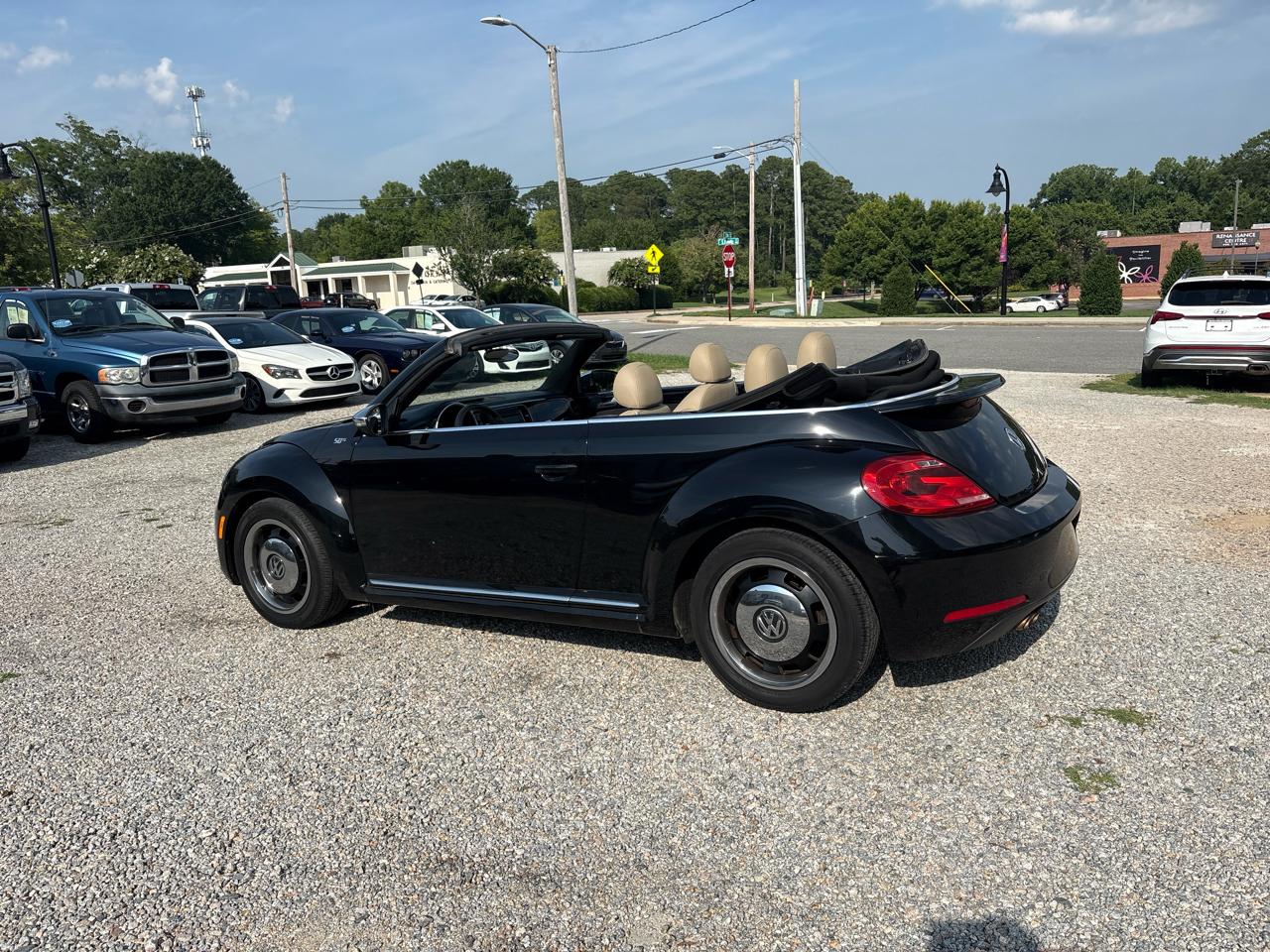 Volkswagen Beetle Convertible 2dr Auto 2.5L PZEV 2013