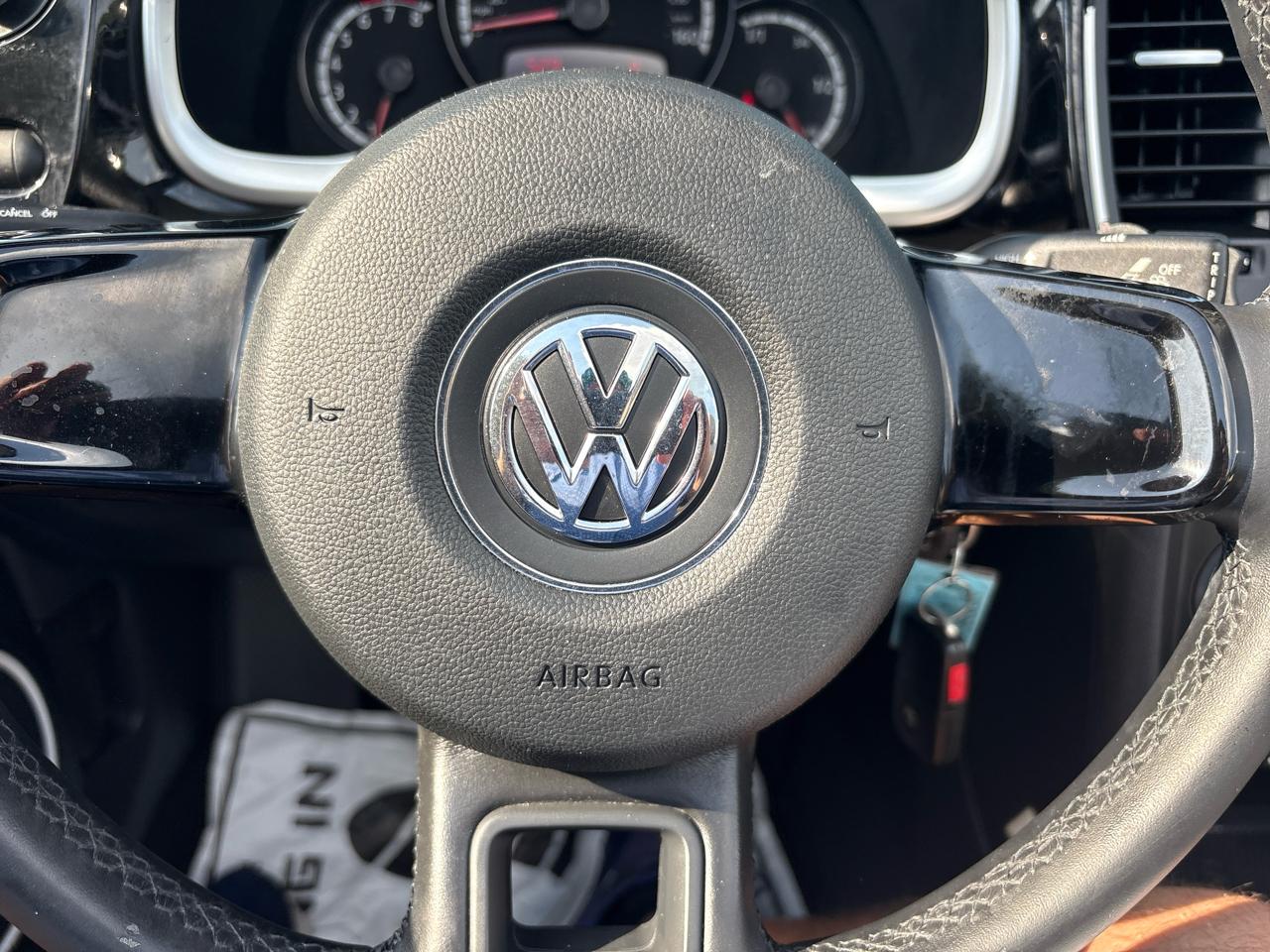 Volkswagen Beetle Convertible 2dr Auto 2.5L PZEV 2013