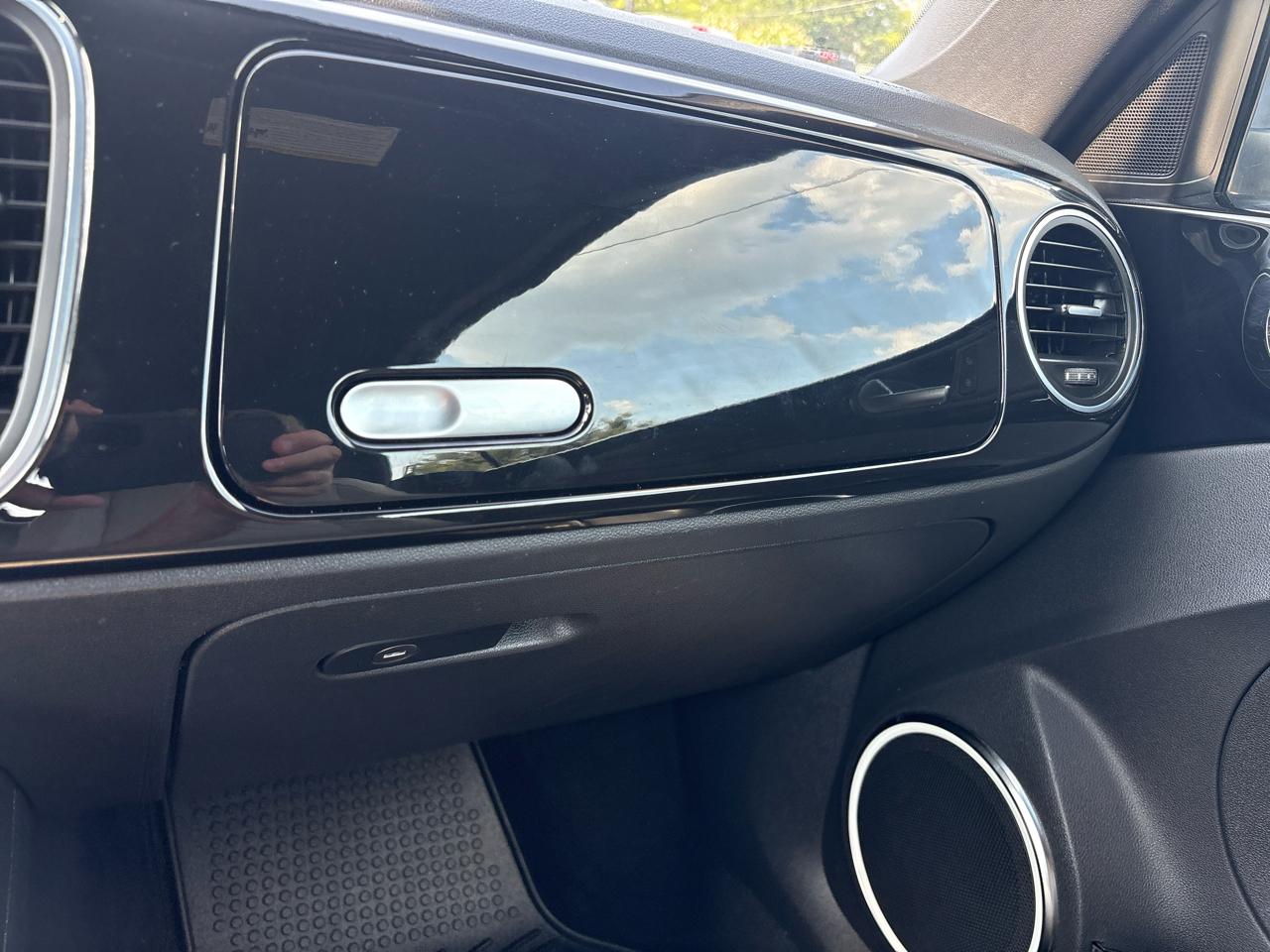 Volkswagen Beetle Convertible 2dr Auto 2.5L PZEV 2013