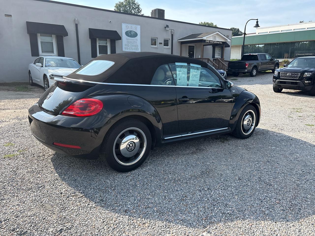 Volkswagen Beetle Convertible 2dr Auto 2.5L PZEV 2013