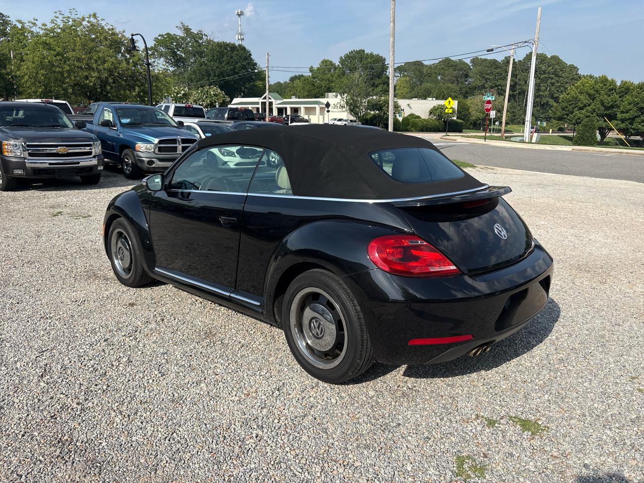 Volkswagen Beetle Convertible 2dr Auto 2.5L PZEV 2013