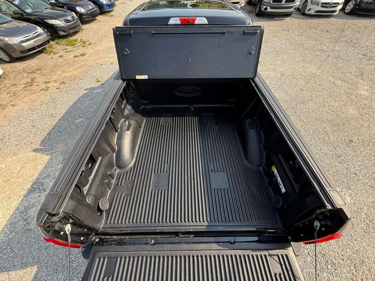 Ford F-150 4WD SuperCrew 145" Lariat 2020