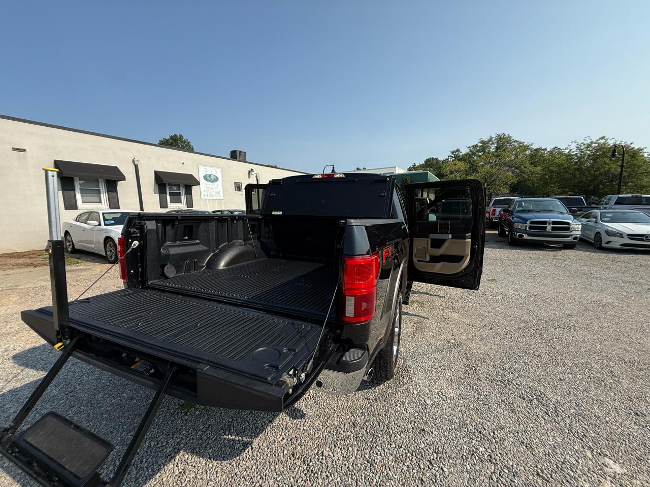 Ford F-150 4WD SuperCrew 145" Lariat 2020