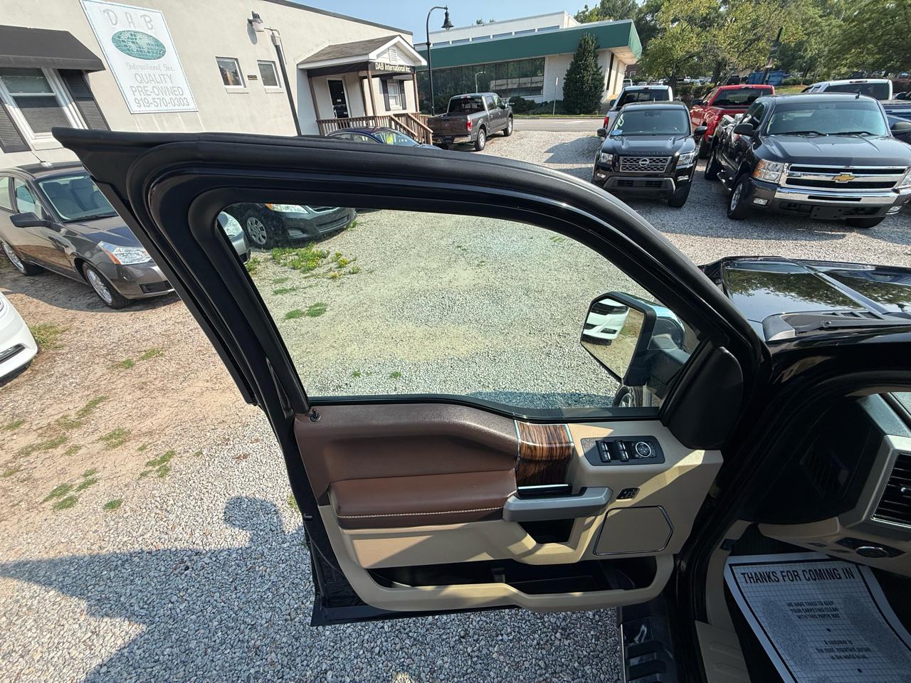 Ford F-150 4WD SuperCrew 145" Lariat 2020