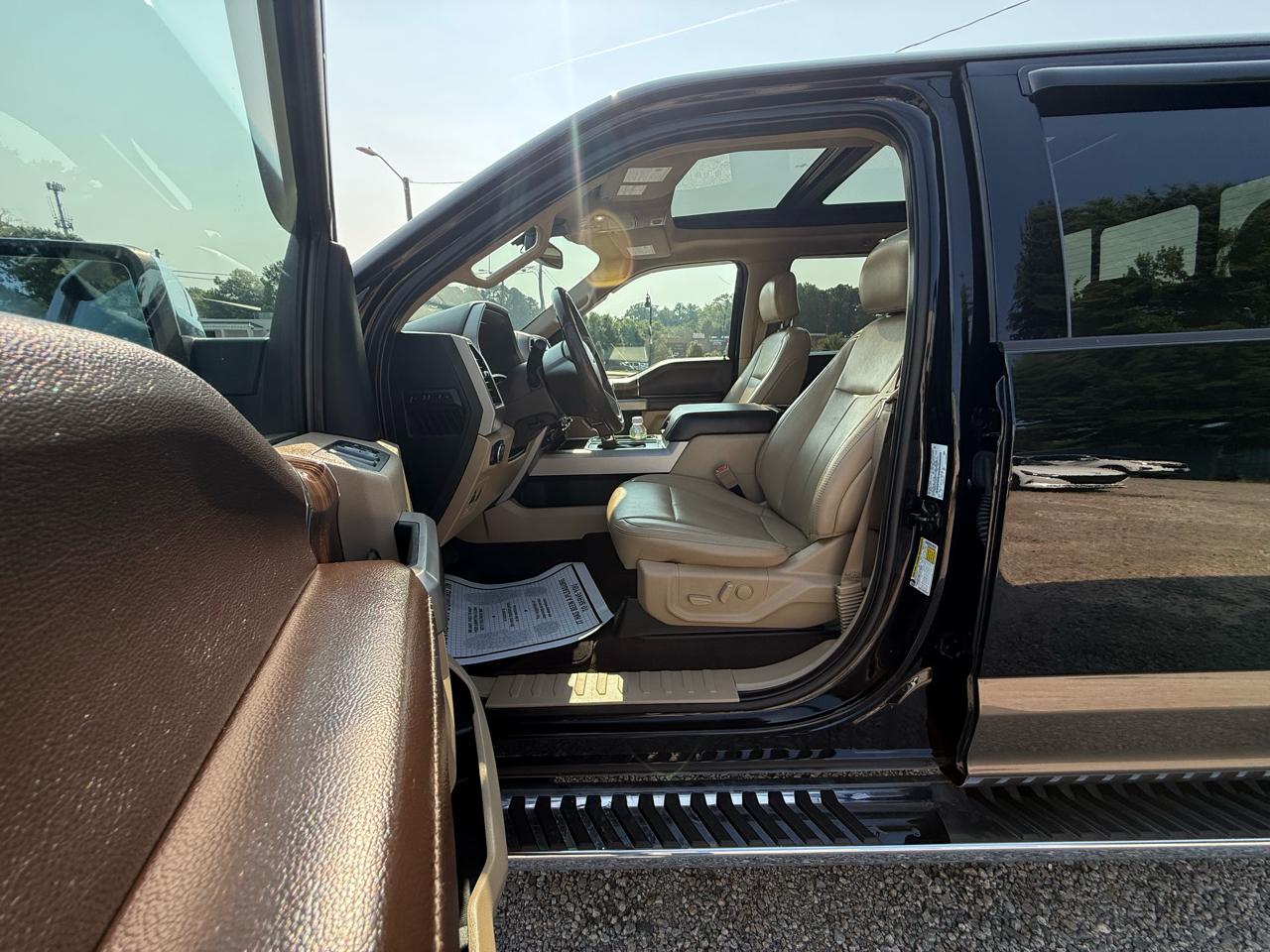 Ford F-150 4WD SuperCrew 145" Lariat 2020