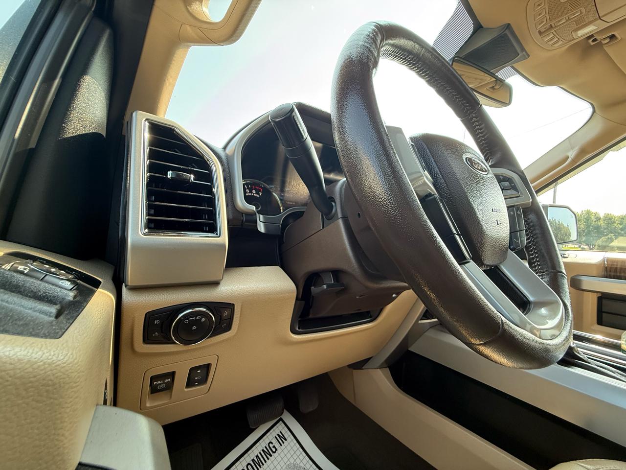 Ford F-150 4WD SuperCrew 145" Lariat 2020