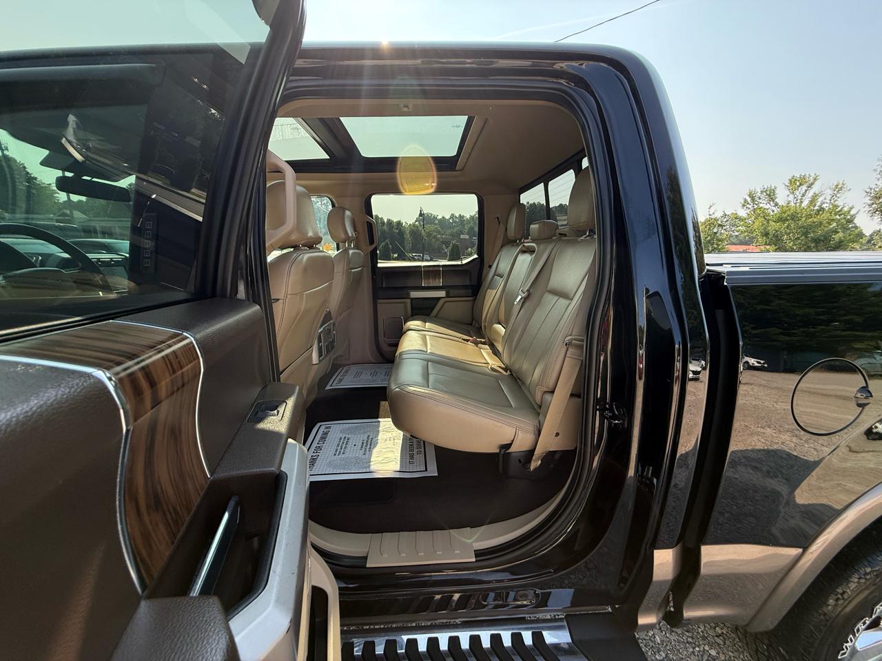 Ford F-150 4WD SuperCrew 145" Lariat 2020