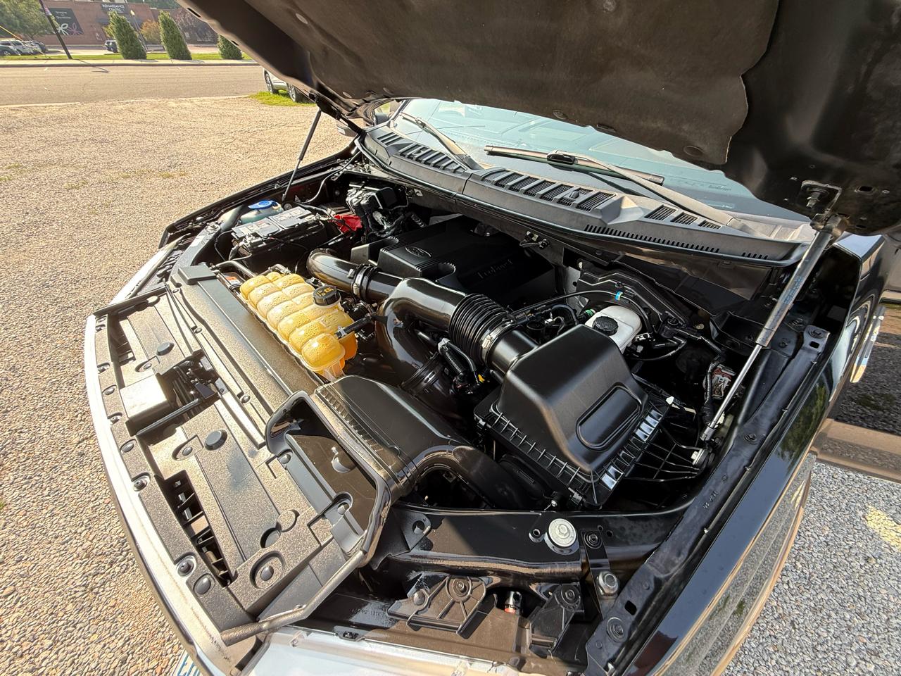 Ford F-150 4WD SuperCrew 145" Lariat 2020