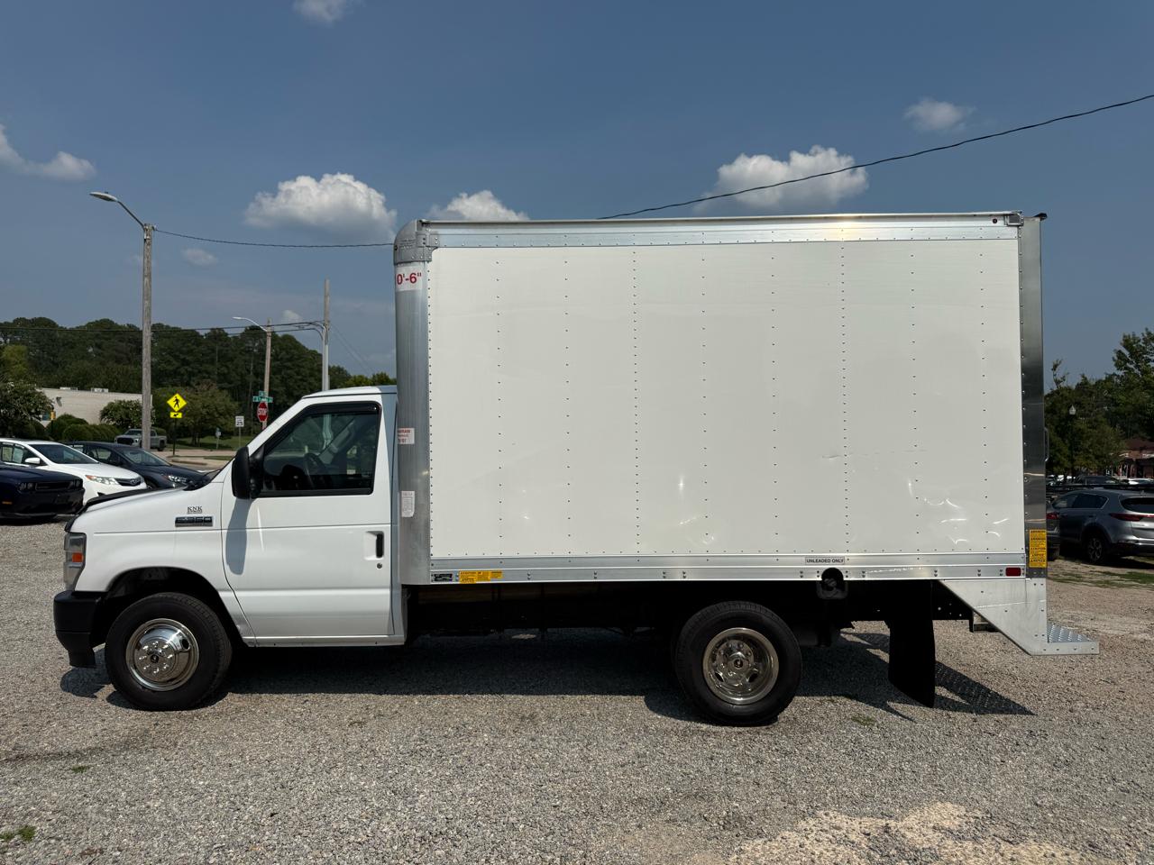 Ford E-Series Cutaway E-350 SRW 138" WB 2024
