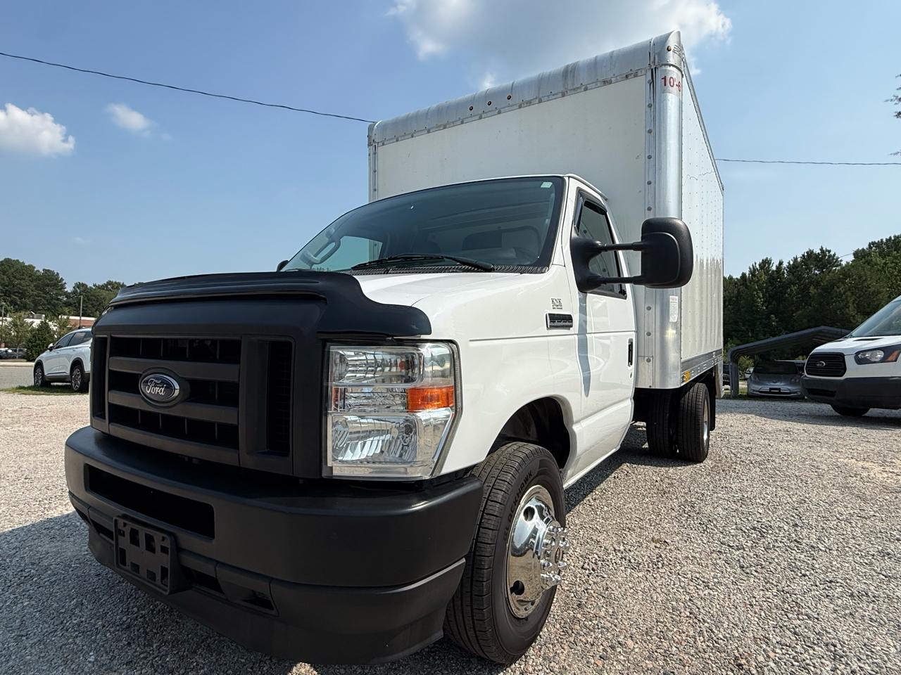 Ford E-Series Cutaway E-350 SRW 138" WB 2024