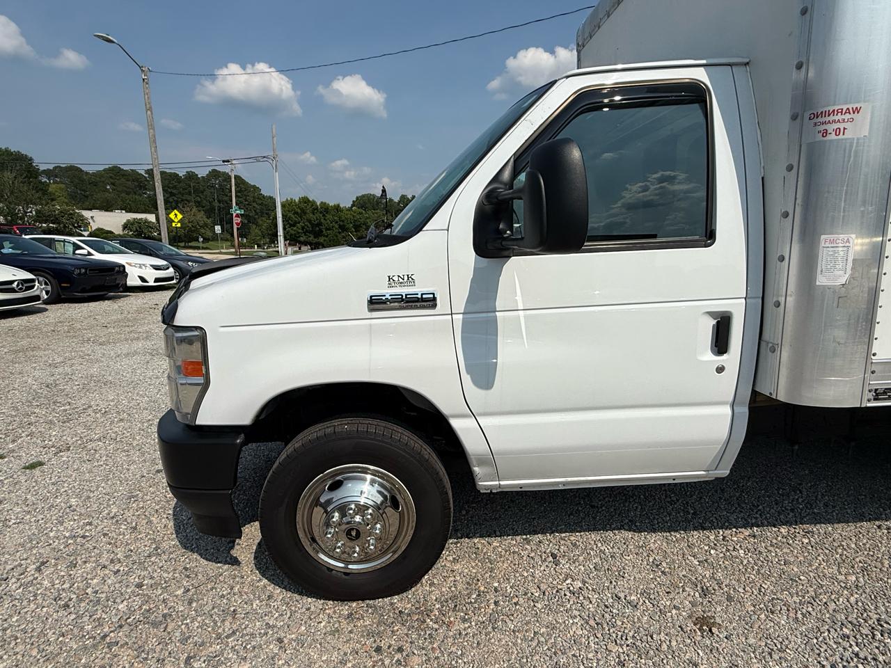 Ford E-Series Cutaway E-350 SRW 138" WB 2024