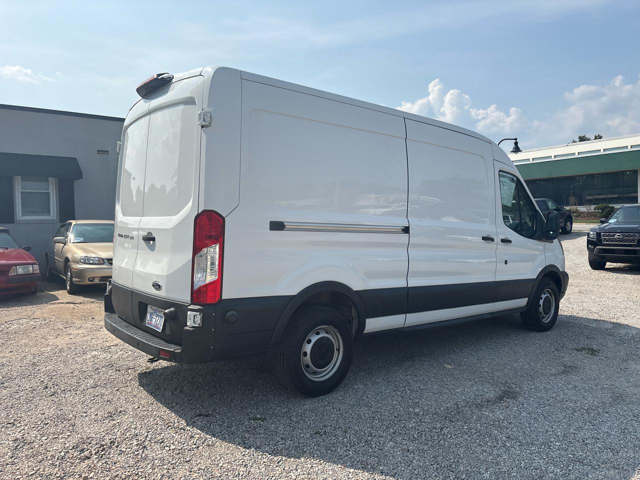 Ford Transit Van T-250 148" Med Rf 9000 GVWR Sliding RH Dr 2019