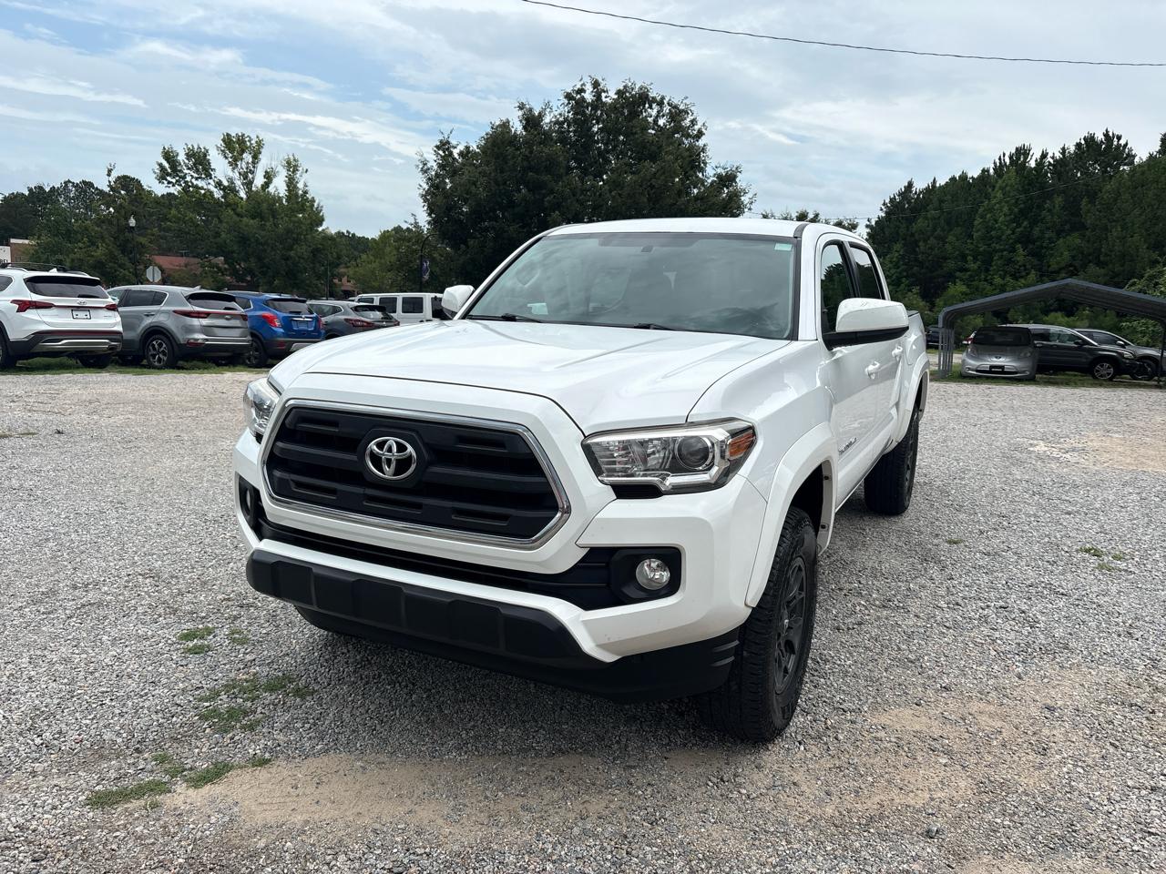 Toyota Tacoma 2WD Double Cab V6 AT SR5 (Natl) 2017