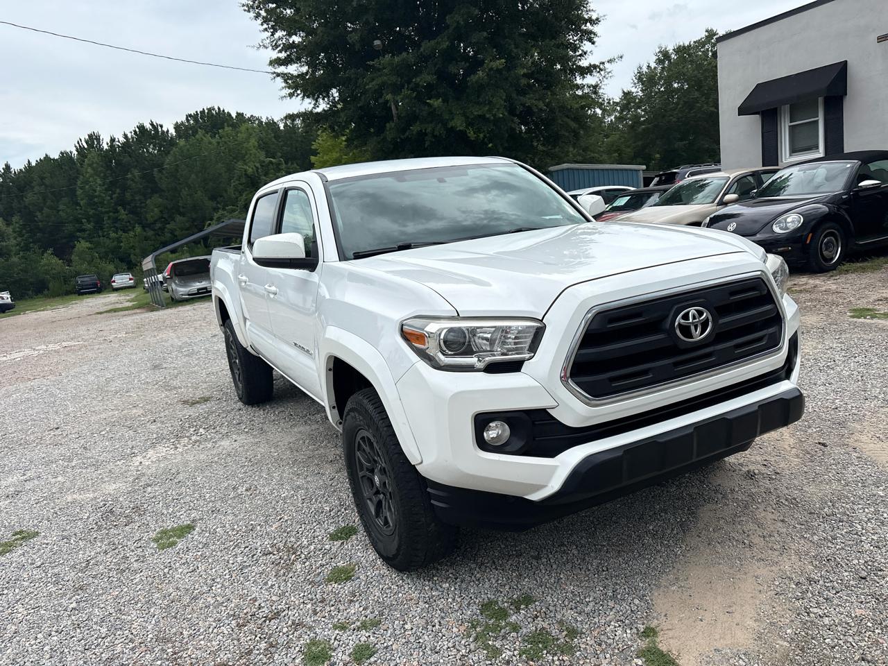 Toyota Tacoma 2WD Double Cab V6 AT SR5 (Natl) 2017