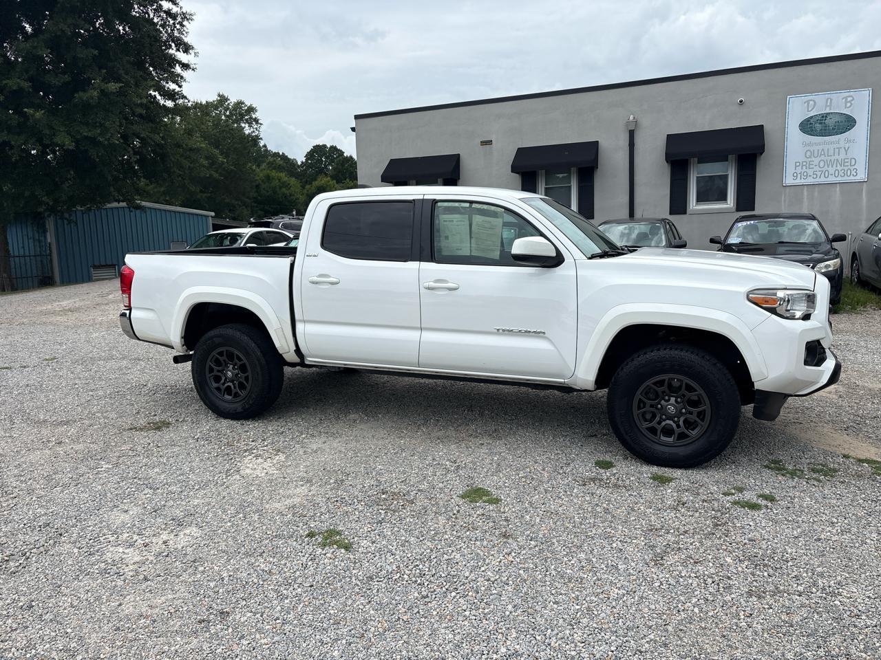 Toyota Tacoma 2WD Double Cab V6 AT SR5 (Natl) 2017