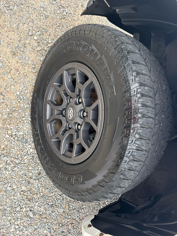 Toyota Tacoma 2WD Double Cab V6 AT SR5 (Natl) 2017