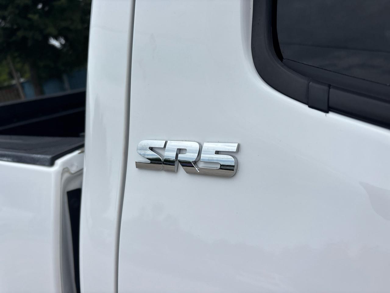 Toyota Tacoma 2WD Double Cab V6 AT SR5 (Natl) 2017