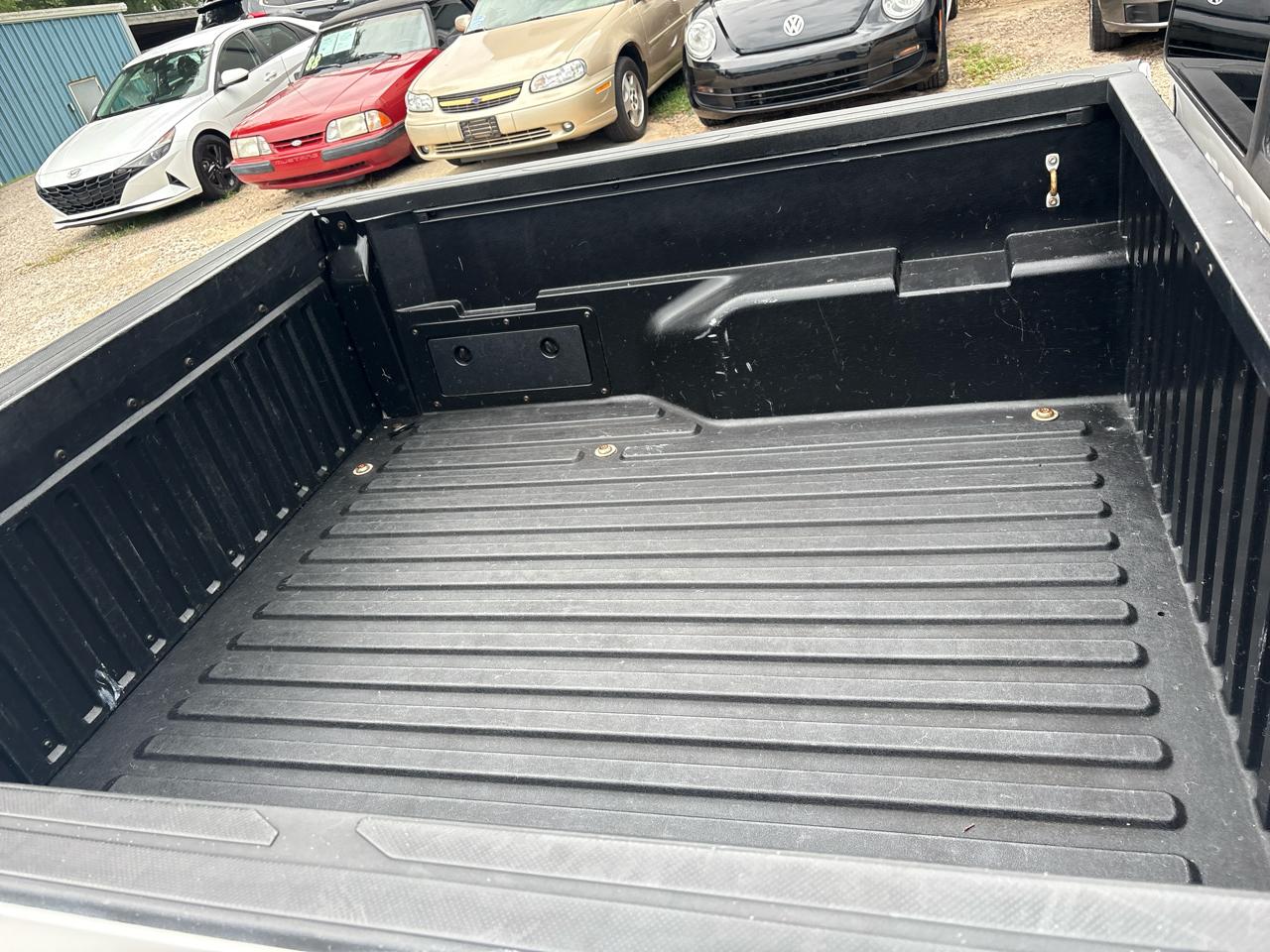 Toyota Tacoma 2WD Double Cab V6 AT SR5 (Natl) 2017
