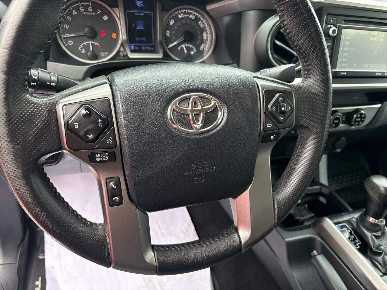 Toyota Tacoma 2WD Double Cab V6 AT SR5 (Natl) 2017