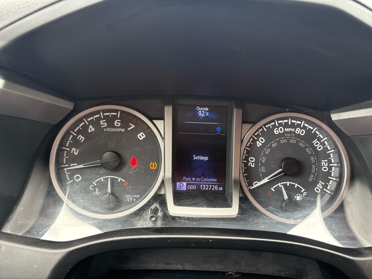 Toyota Tacoma 2WD Double Cab V6 AT SR5 (Natl) 2017