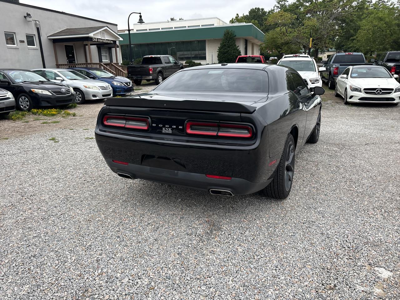 Dodge Challenger SXT RWD 2019