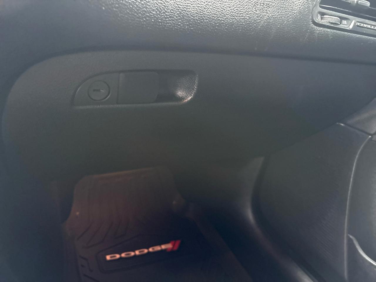 Dodge Challenger SXT RWD 2019