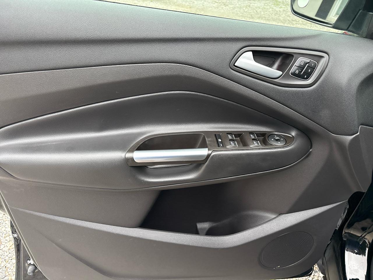 Ford Escape Titanium FWD 2017