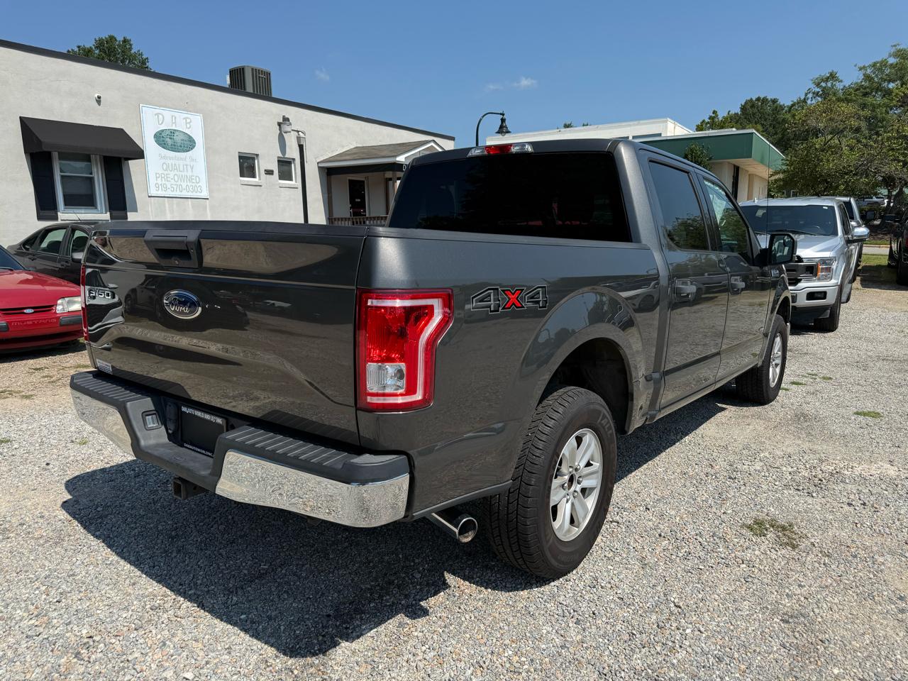 Ford F-150 4WD SuperCrew 139" XLT 2017