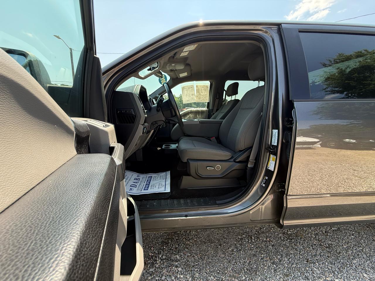 Ford F-150 4WD SuperCrew 139" XLT 2017