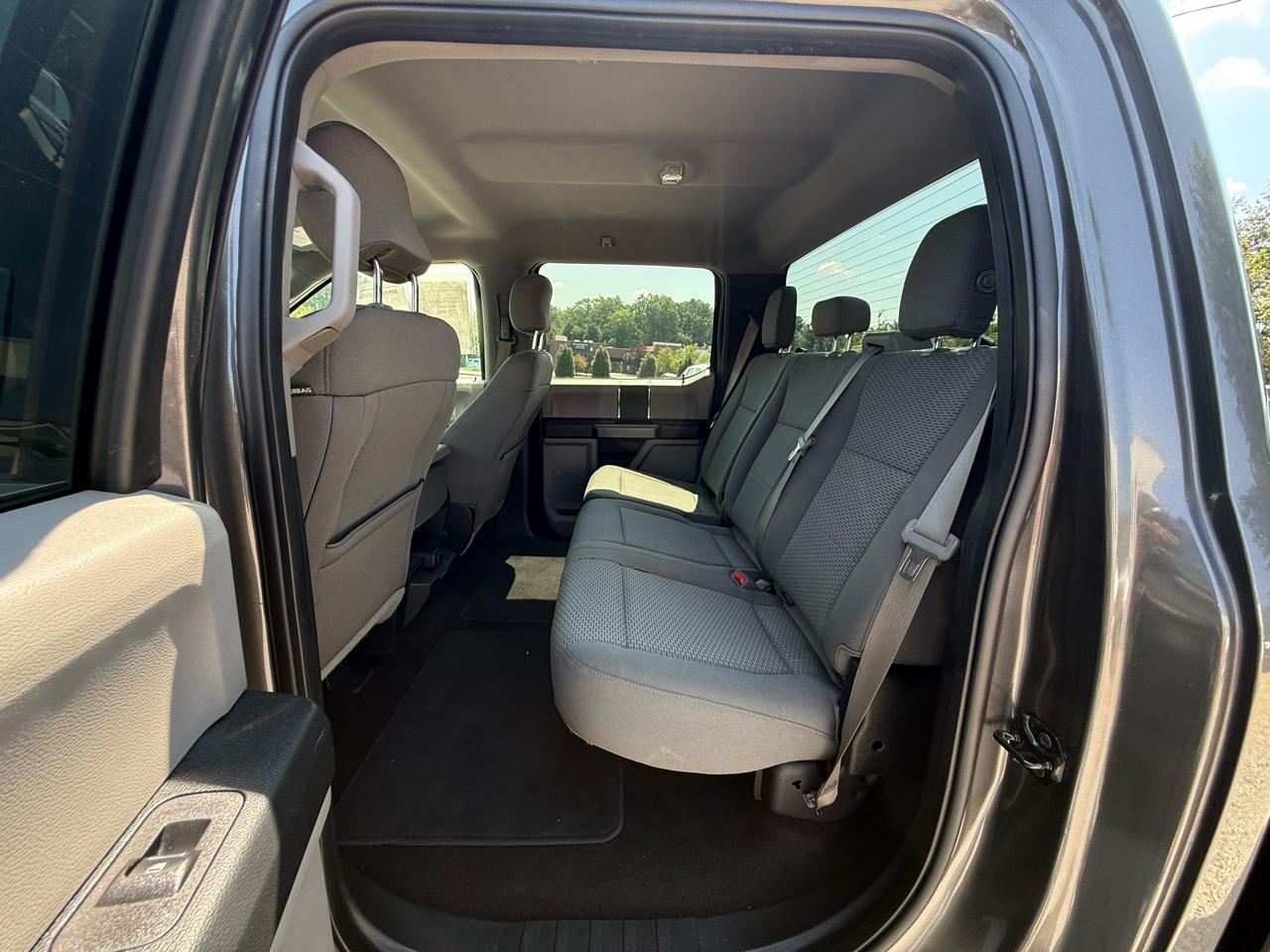 Ford F-150 4WD SuperCrew 139" XLT 2017