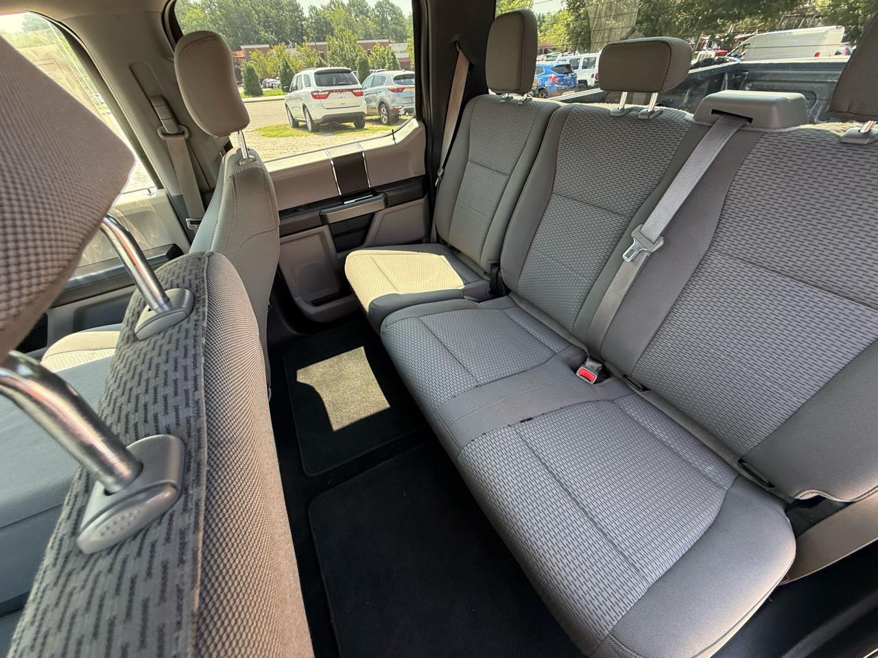 Ford F-150 4WD SuperCrew 139" XLT 2017