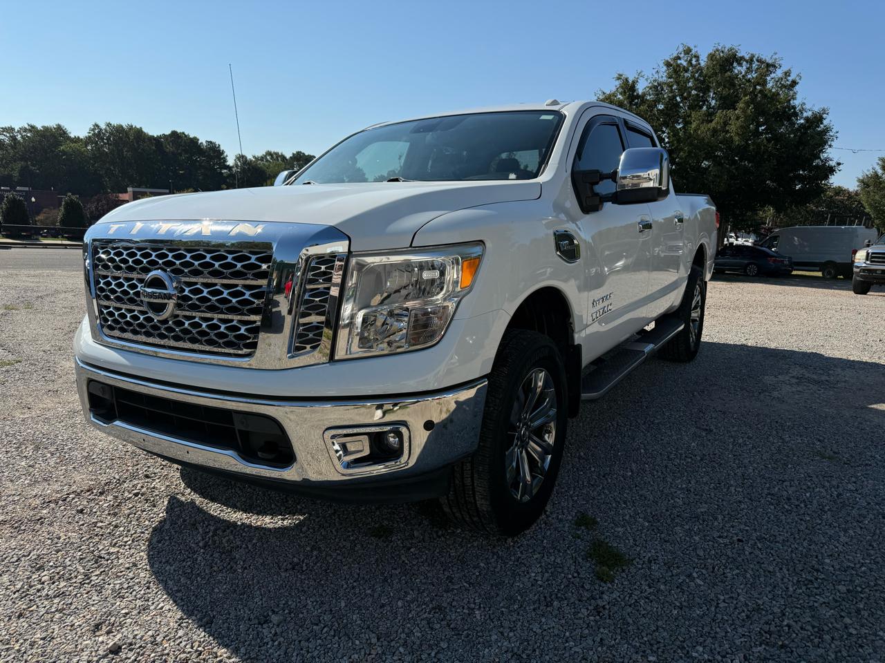 Nissan Titan 4x4 Crew Cab SV 2017