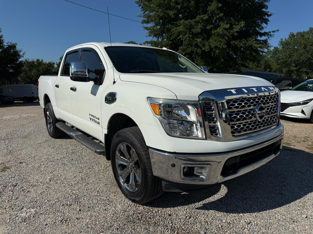 Nissan Titan 4x4 Crew Cab SV 2017