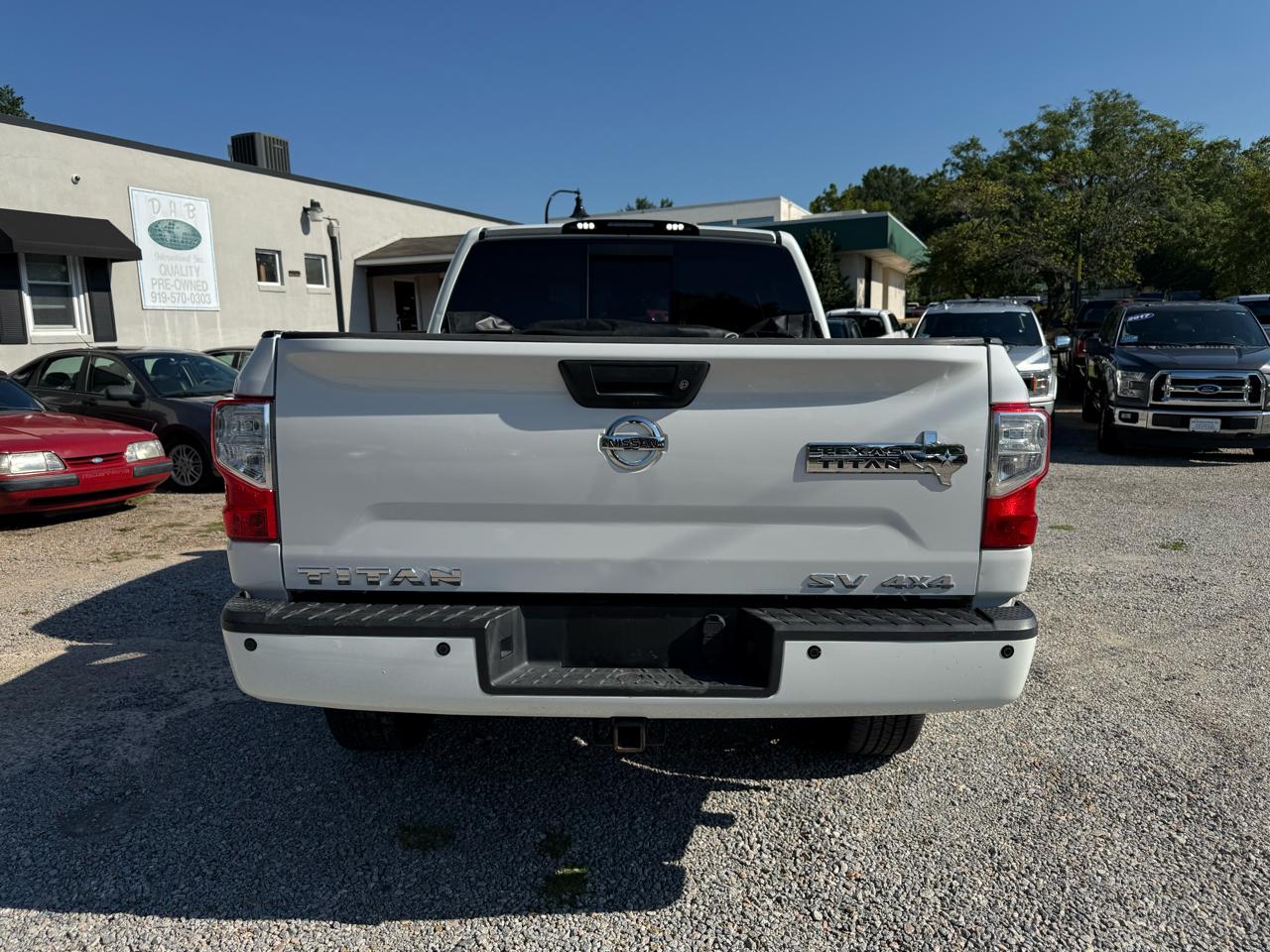 Nissan Titan 4x4 Crew Cab SV 2017