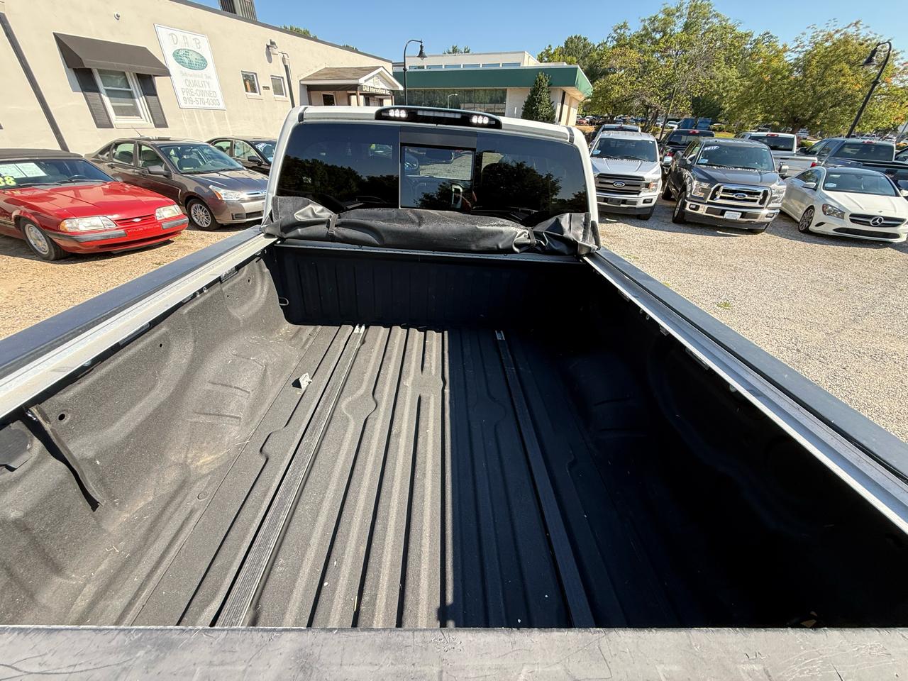 Nissan Titan 4x4 Crew Cab SV 2017