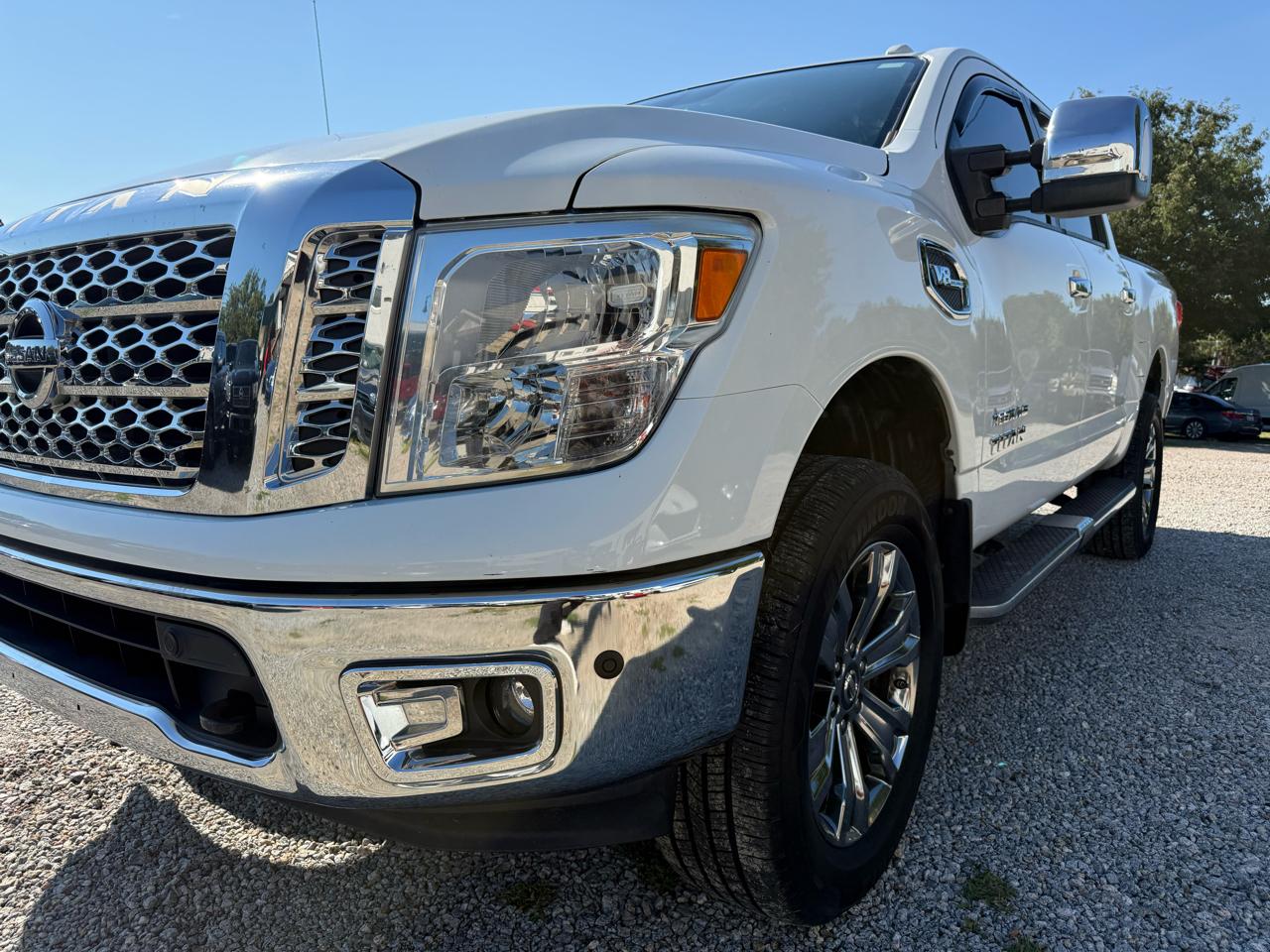 Nissan Titan 4x4 Crew Cab SV 2017