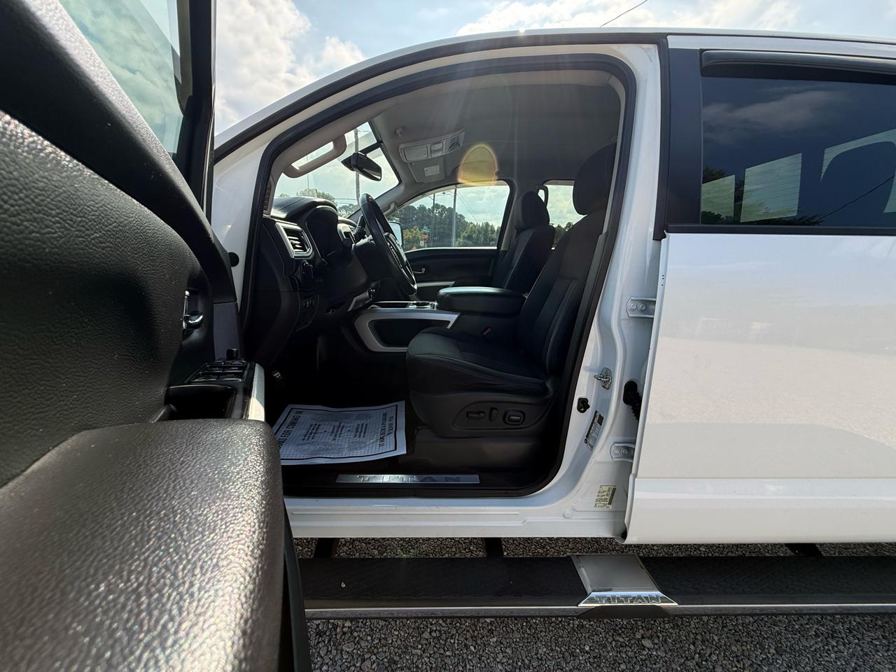 Nissan Titan 4x4 Crew Cab SV 2017