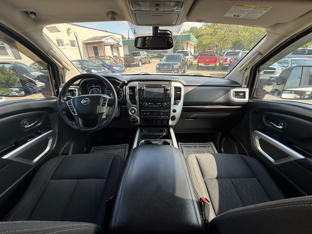 Nissan Titan 4x4 Crew Cab SV 2017