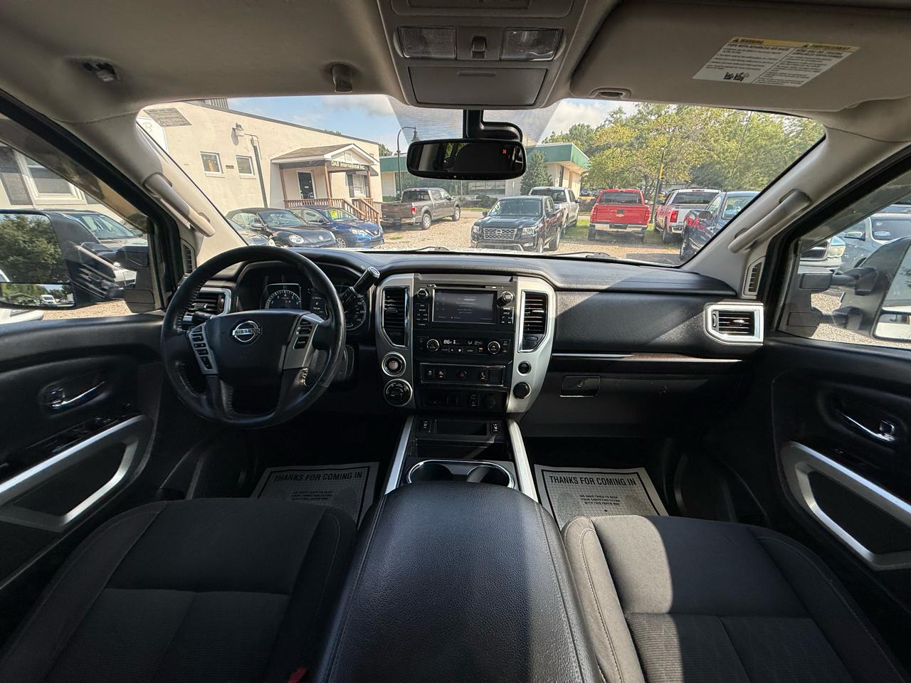 Nissan Titan 4x4 Crew Cab SV 2017