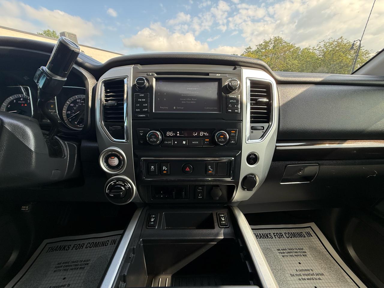 Nissan Titan 4x4 Crew Cab SV 2017