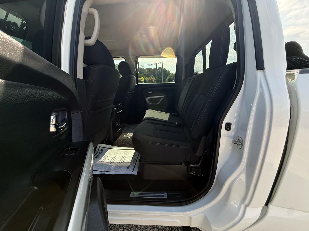 Nissan Titan 4x4 Crew Cab SV 2017