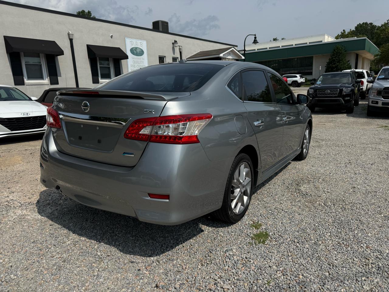 Nissan Sentra 4dr Sdn I4 CVT SR 2014