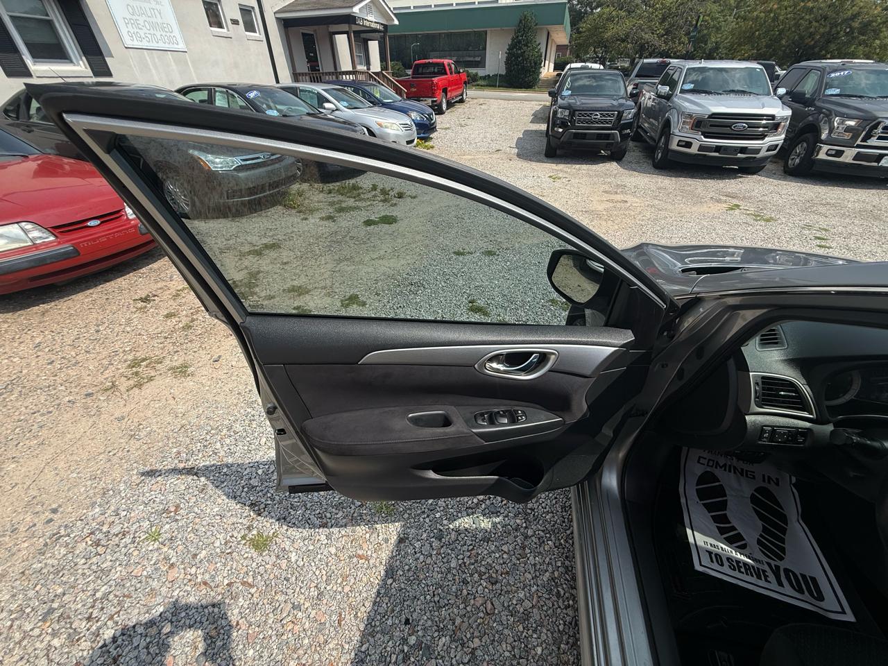Nissan Sentra 4dr Sdn I4 CVT SR 2014